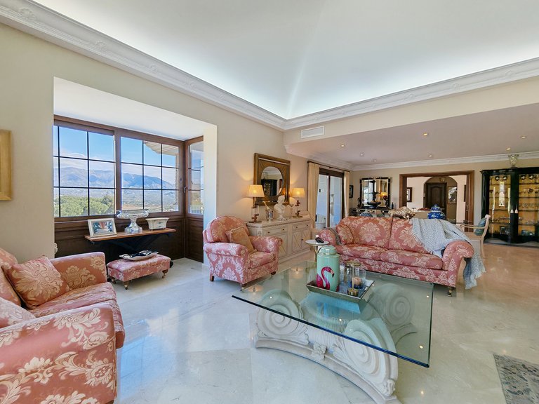Villa for Sale in Mijas Costa, Malaga 6
