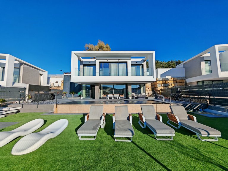 Villa for Sale in Estepona, Malaga 2