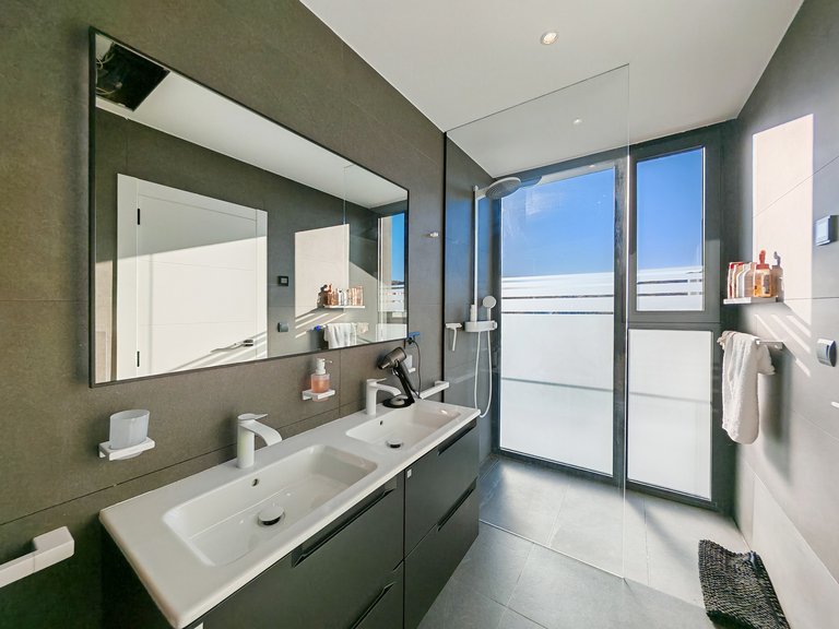 Villa for Sale in Estepona, Malaga 14
