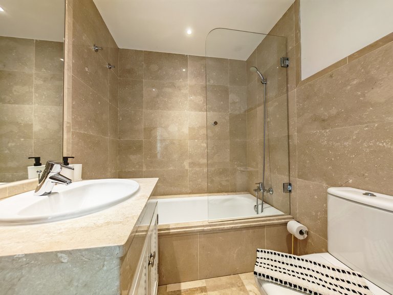 Apartment for Sale in Marbella, Malaga 11