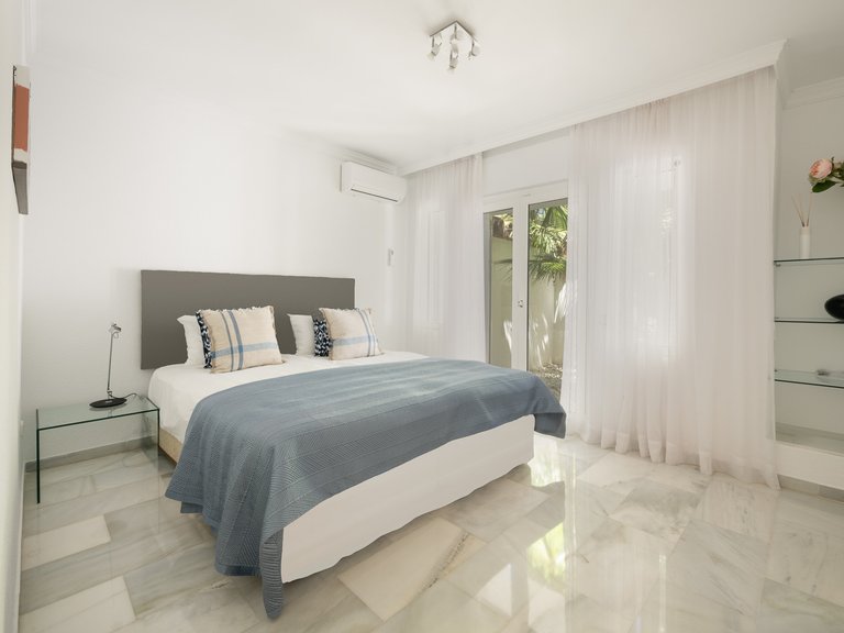 Villa for Sale in Marbella, Malaga 28