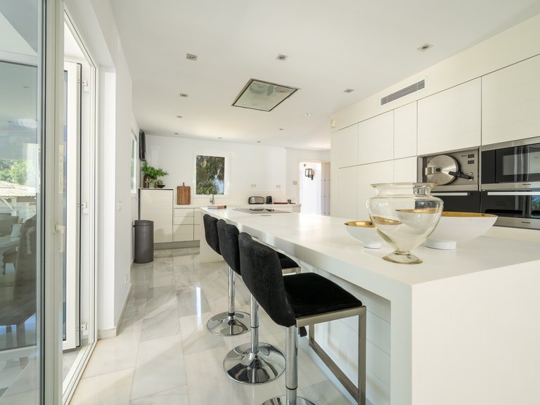 Villa for Sale in Marbella, Malaga 10