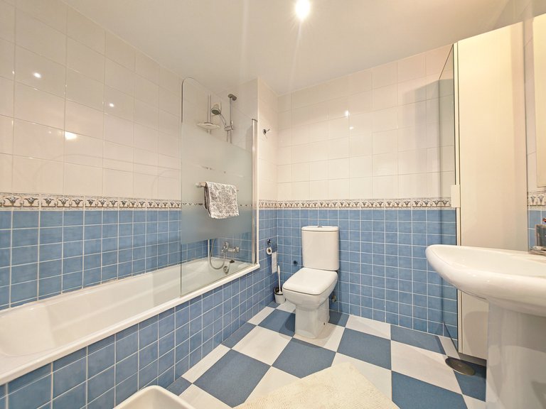Apartment for Sale in Marbella, Malaga 11