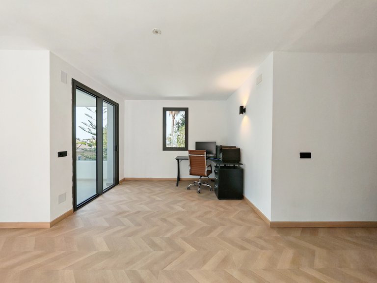 Villa for Sale in Marbella, Malaga 26
