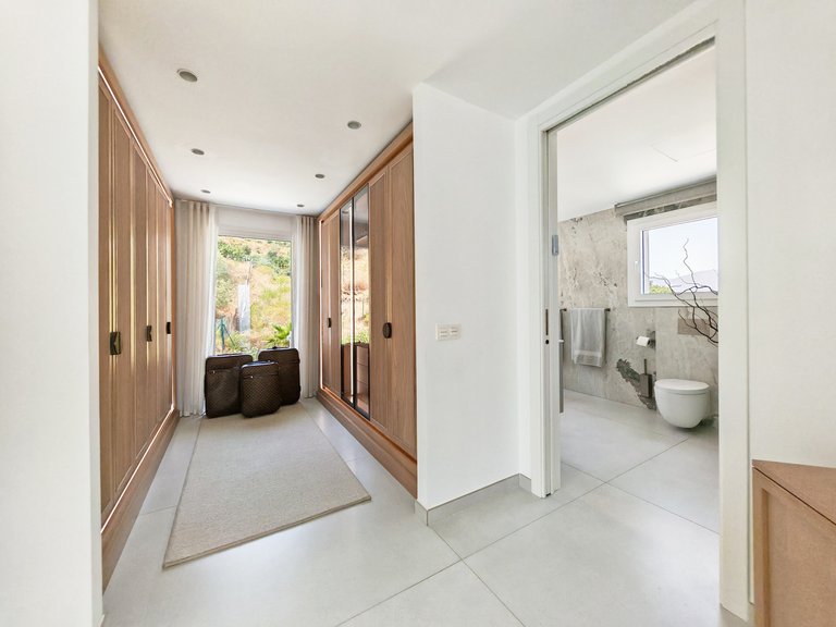 Villa for Sale in Marbella, Malaga 17