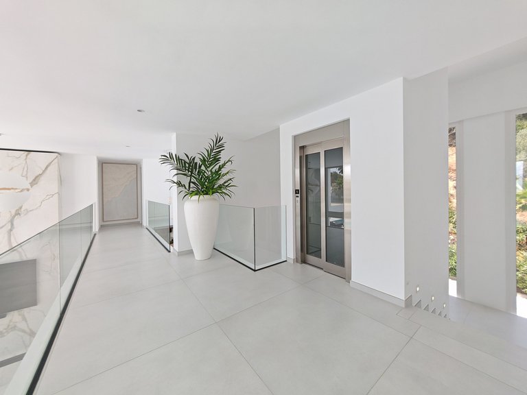 Villa for Sale in Marbella, Malaga 20