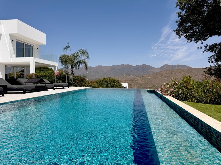 Villa for Sale in Marbella, Malaga 11