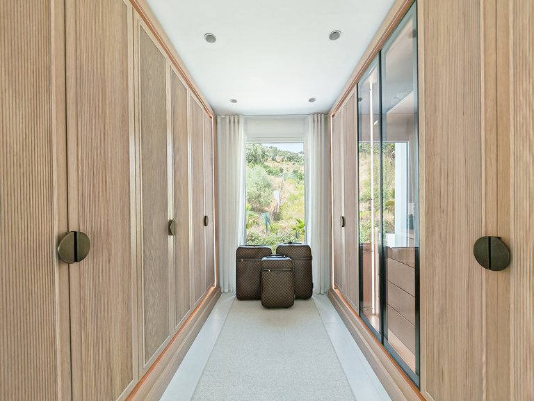Villa for Sale in Marbella, Malaga 16