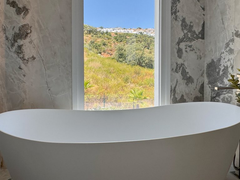 Villa for Sale in Marbella, Malaga 24