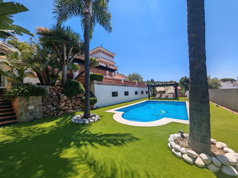 Villa for Sale in Marbella, Malaga 32