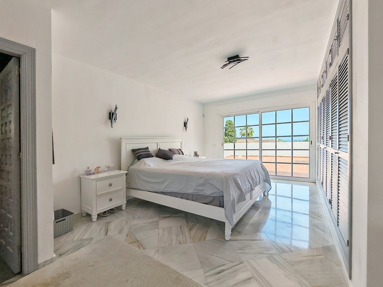 Villa for Sale in Benalmadena, Malaga 9