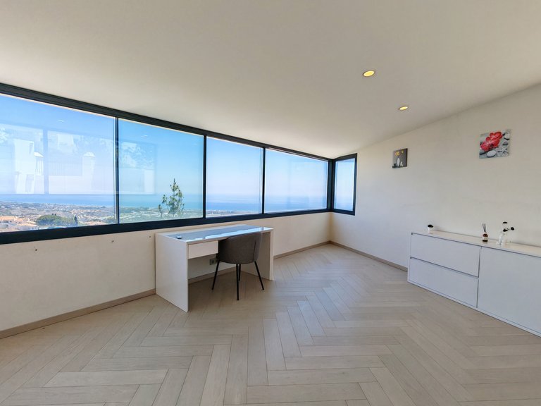 Villa for Sale in Marbella, Malaga 28