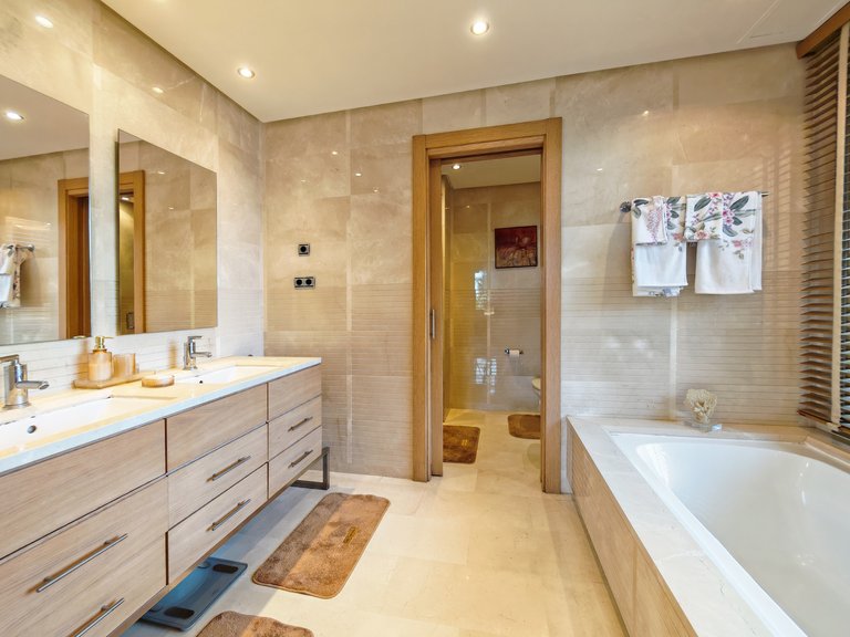 Apartment for Sale in Marbella, Malaga 18
