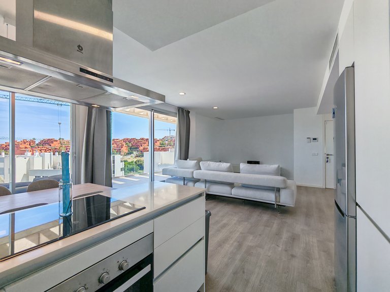 Penthouse for Rent in Estepona, Malaga 5