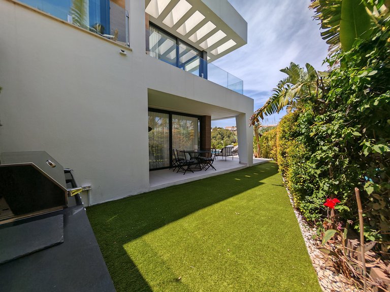Villa for Sale in Estepona, Malaga 11