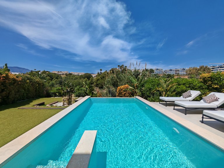 Villa for Sale in Estepona, Malaga 2