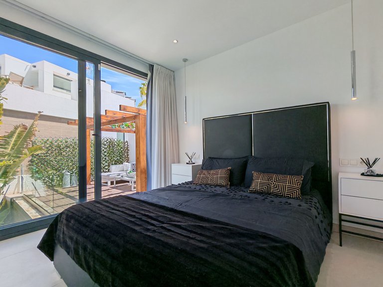 Villa for Sale in Estepona, Malaga 26