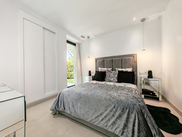 Villa for Sale in Estepona, Malaga 32