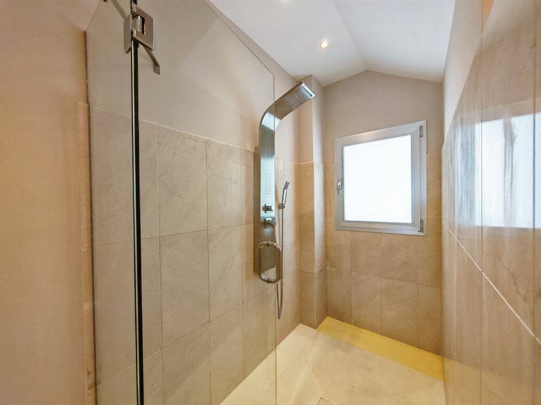 Villa for Sale in Marbella, Malaga 23