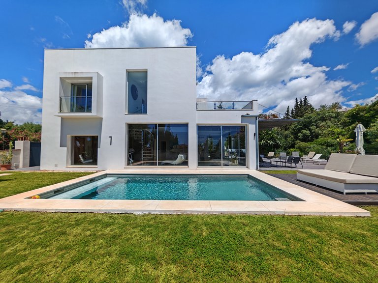 Villa for Sale in Marbella, Malaga 28