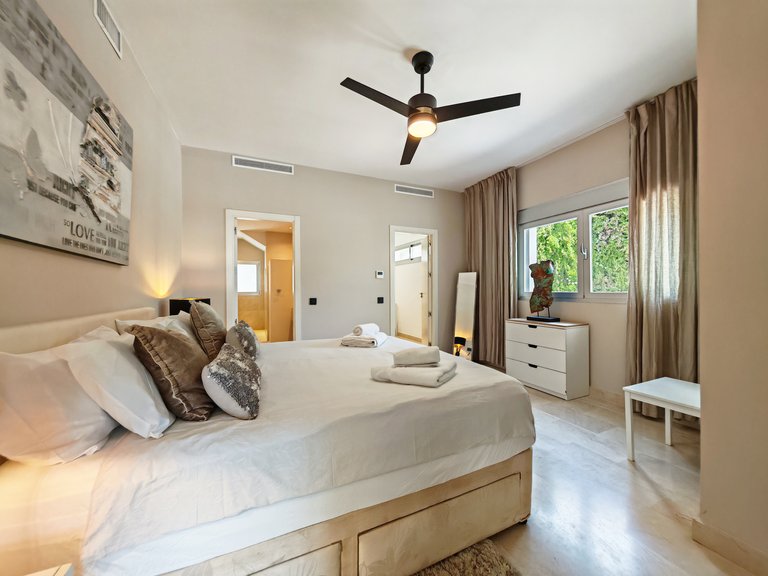 Villa for Sale in Marbella, Malaga 20