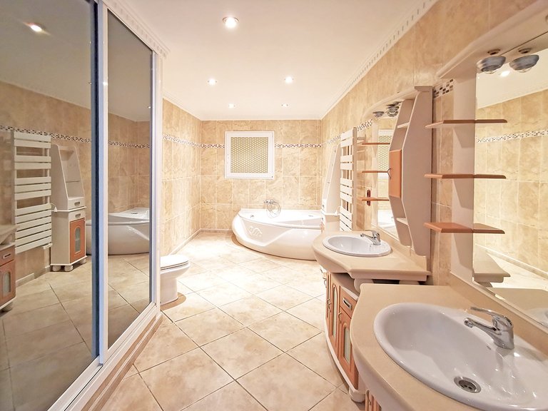 Villa for Sale in Benalmadena, Malaga 31