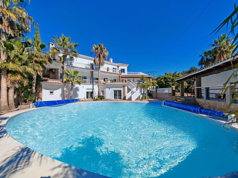 Villa for Sale in Benalmadena, Malaga 1