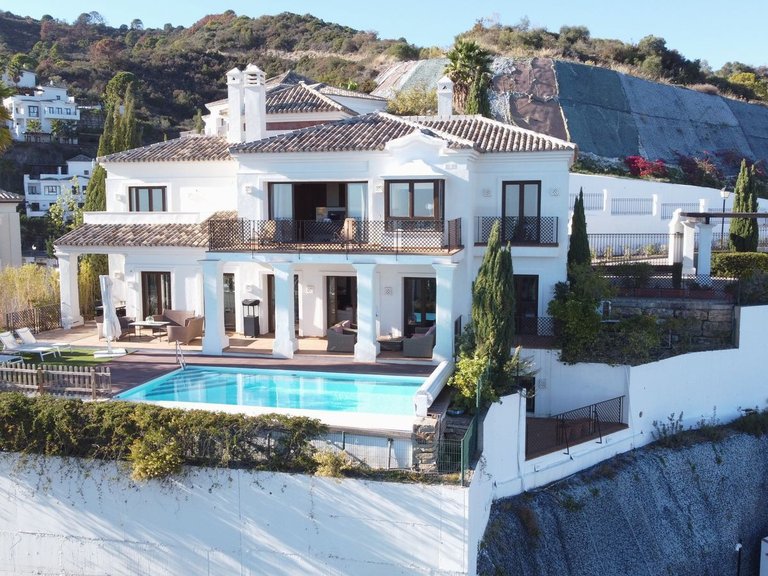 Detached Villa in Benahavís 1