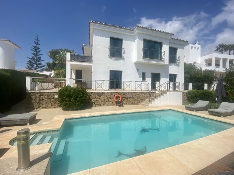 Chalet Independiente en Elviria 2
