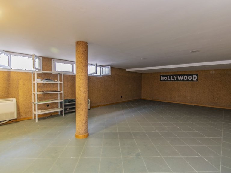 Villa for Sale in Marbella, Malaga 26