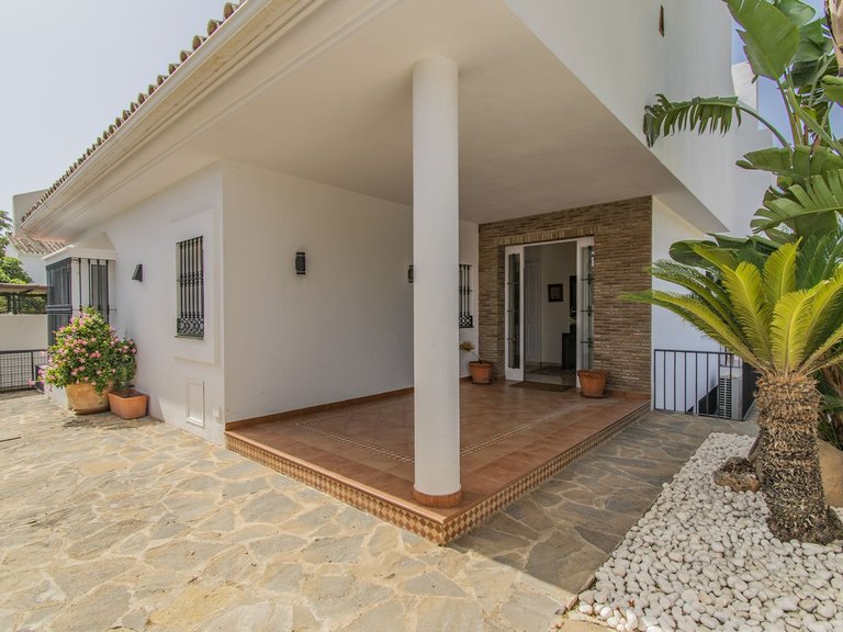 Villa for Sale in Marbella, Malaga 18