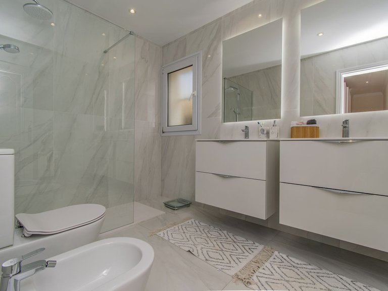 Villa for Sale in Marbella, Malaga 25
