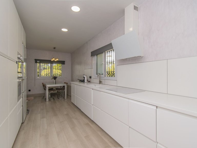 Villa for Sale in Marbella, Malaga 37