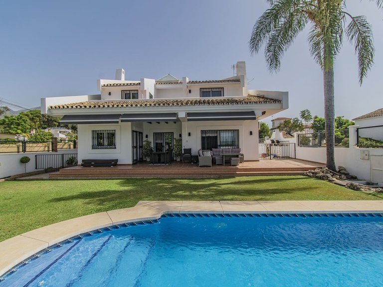Villa for Sale in Marbella, Malaga 40