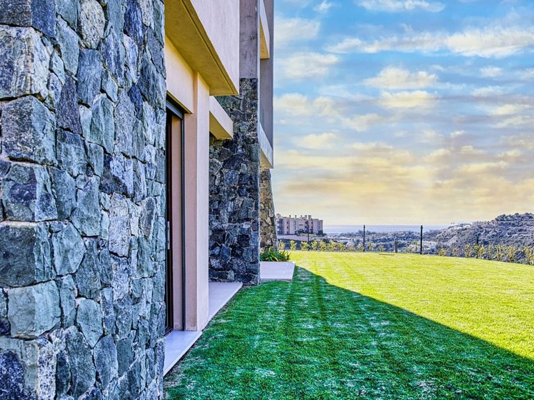 Ground Floor Apartment in Benahavís 4