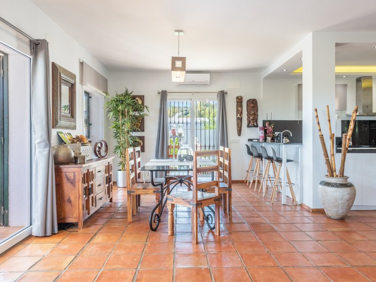 Villa for Sale in Estepona, Malaga 6
