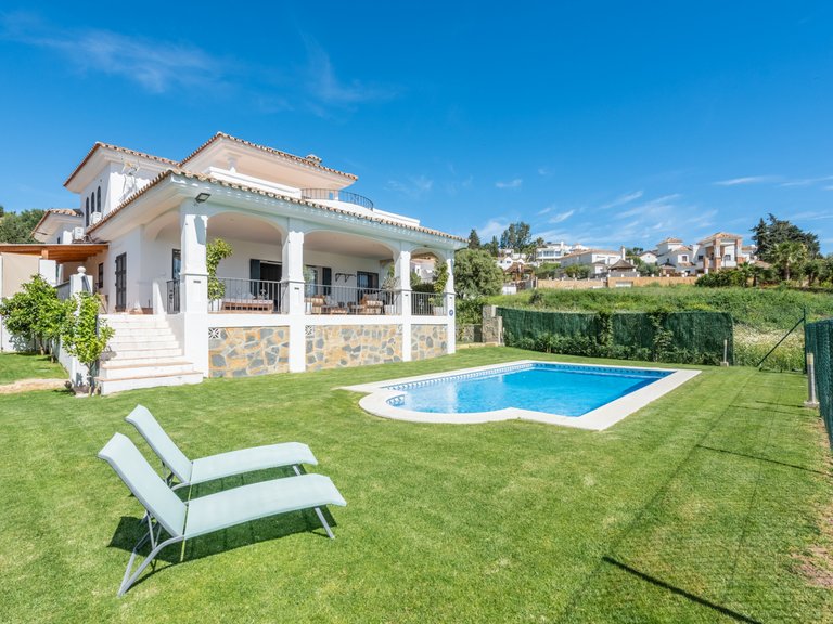Villa for Sale in Estepona, Malaga 1