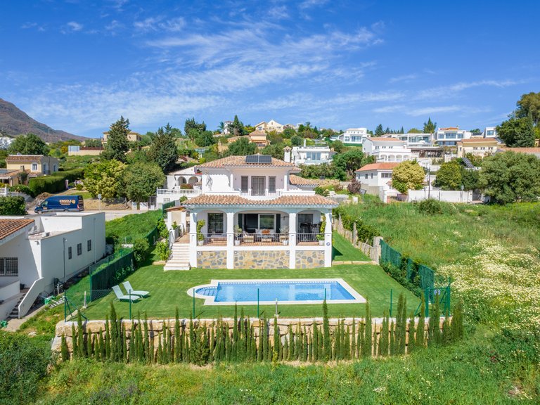 Villa for Sale in Estepona, Malaga 27