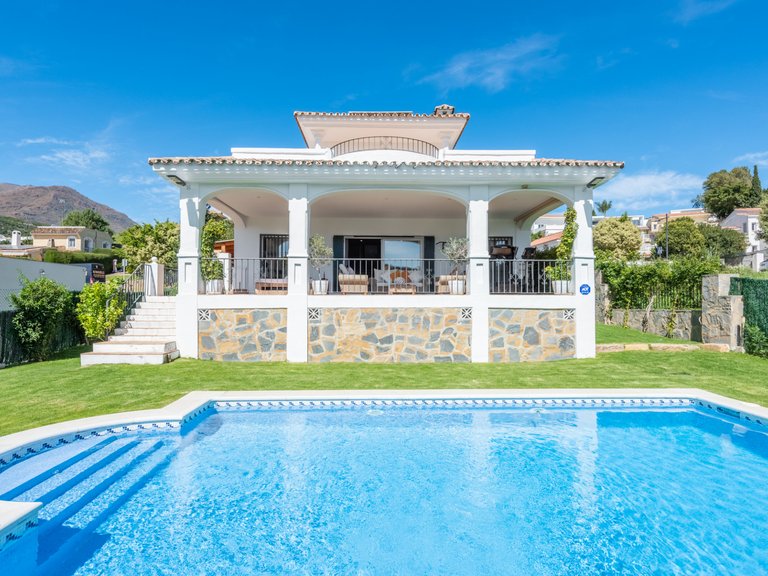 Villa for Sale in Estepona, Malaga 24