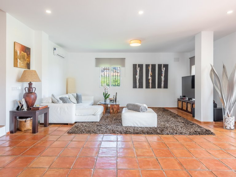 Villa for Sale in Estepona, Malaga 7