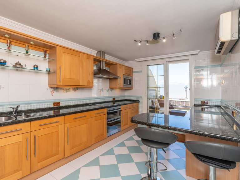Penthouse for Sale in Marbella, Malaga 13