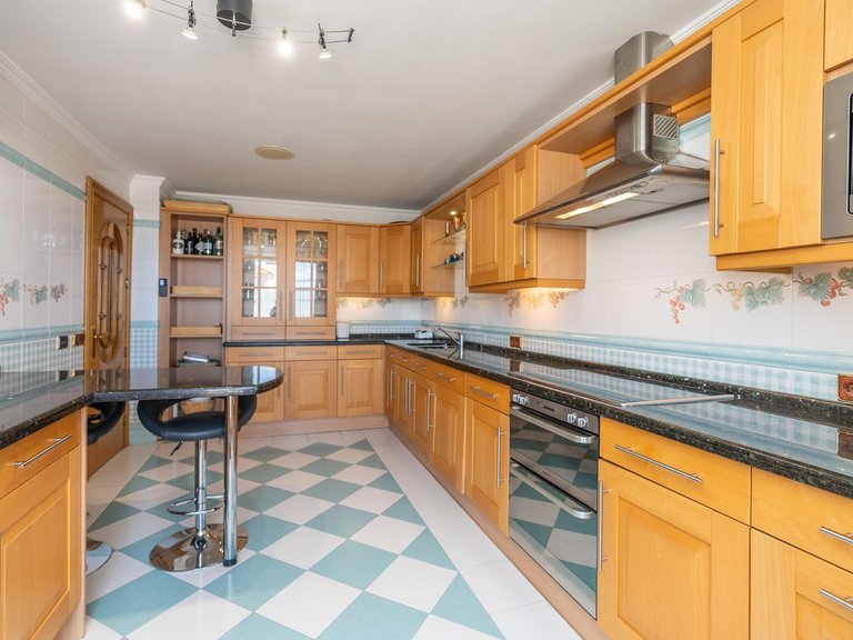 Penthouse for Sale in Marbella, Malaga 22