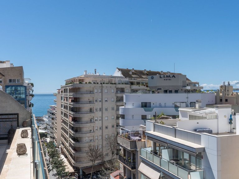 Penthouse for Sale in Marbella, Malaga 18