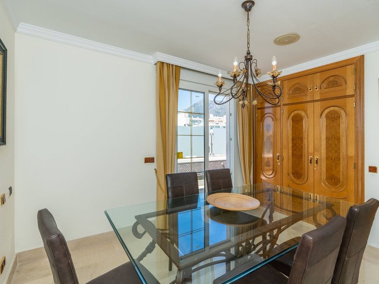 Penthouse for Sale in Marbella, Malaga 12