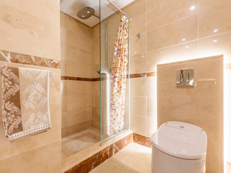Renovated duplex penthouse next to the beach and amenities in San Pedro Alcántara 32