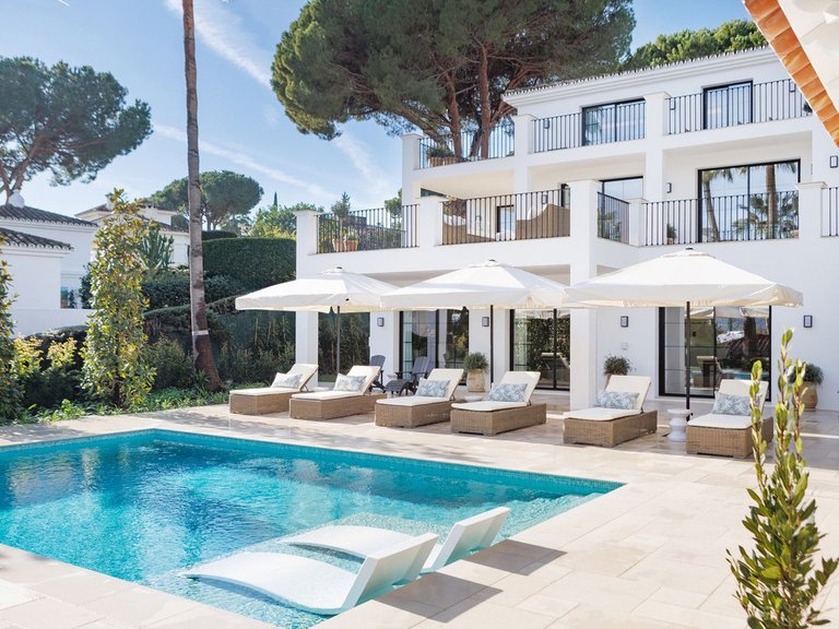 Villa for Sale in Marbella, Malaga 1