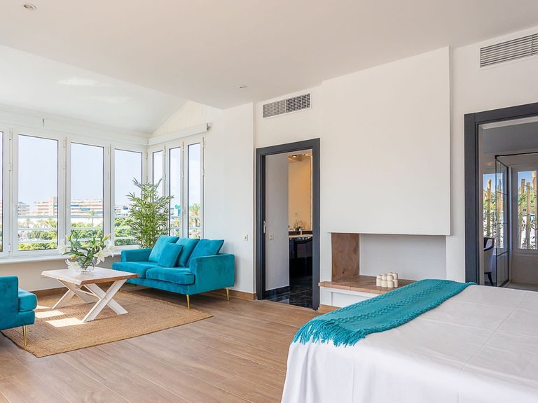 Penthouse for Sale in Marbella, Malaga 24
