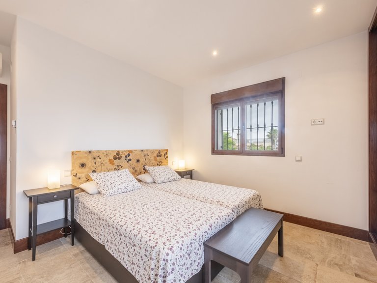 Chalet Independiente en venta San Pedro de Alcántara 18
