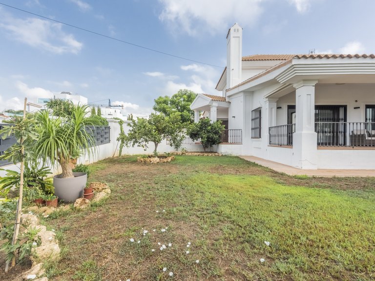 Chalet Independiente en venta San Pedro de Alcántara 1