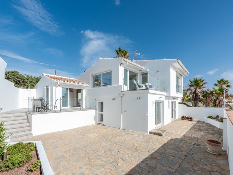 Villa for Sale in Estepona, Malaga 3